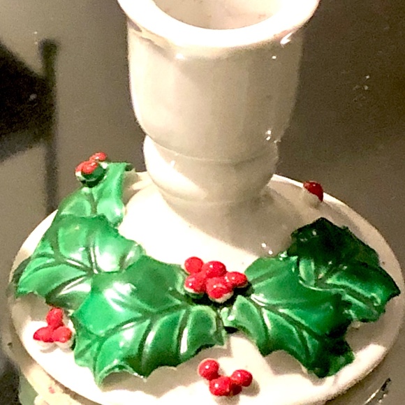 Lot of 4 Vintage White Glazed Ceramic Short Taper Candle Holders~Christmas Holly - Picture 4 of 6